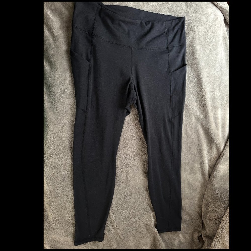 Fabletics Leggings with Pockets Plus